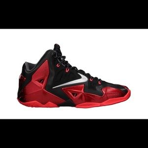 Nike LeBron 11 P.S Elite  Men size 11
